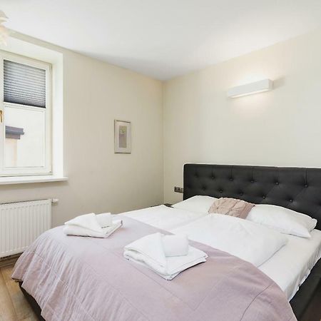 Apartments Cracow Miodowa By Renters Krakow Exterior photo