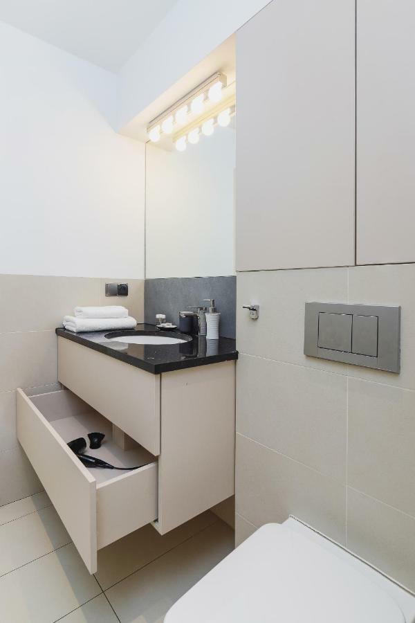 Apartments Cracow Miodowa By Renters Krakow Exterior photo