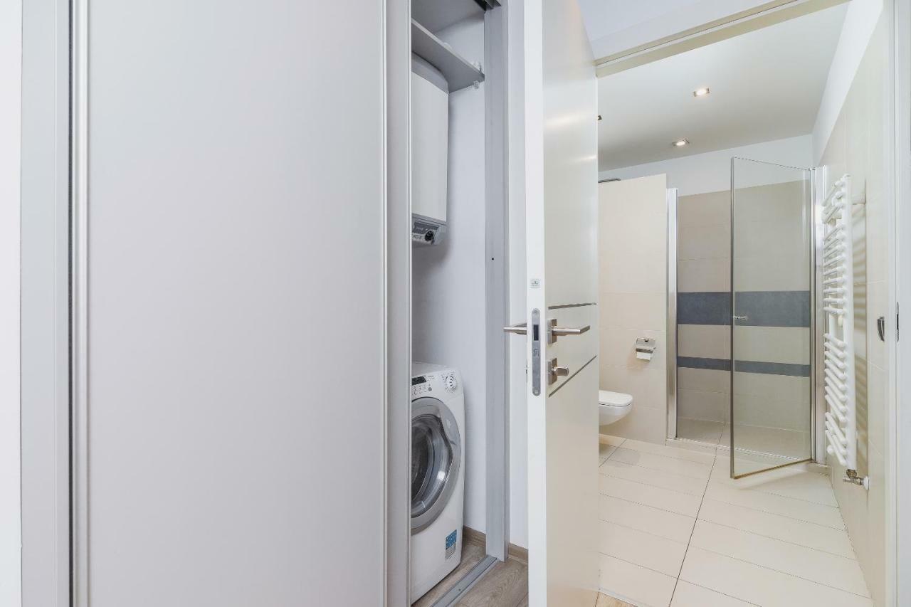 Apartments Cracow Miodowa By Renters Krakow Exterior photo